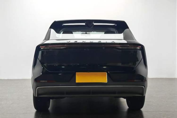 Used Venucia V 2022 260T Black Horse Edition · Idol
