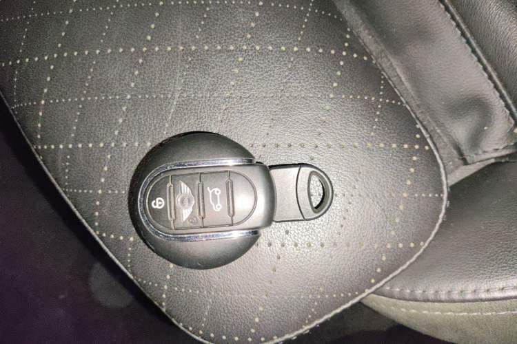 Used  MINI 2016 2.0T COOPER S Pioneer Edition Five-Door Model
