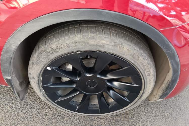 Used Tesla Model Y 2022 Long-Range All-Wheel-Drive Version