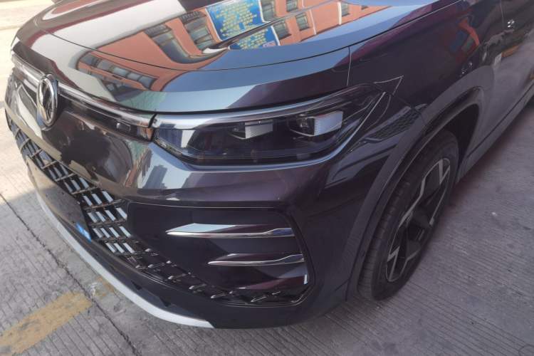 Used Volkswagen Tayron 2025 Tharu L 330TSI Two-Wheel Drive Elite City Package
