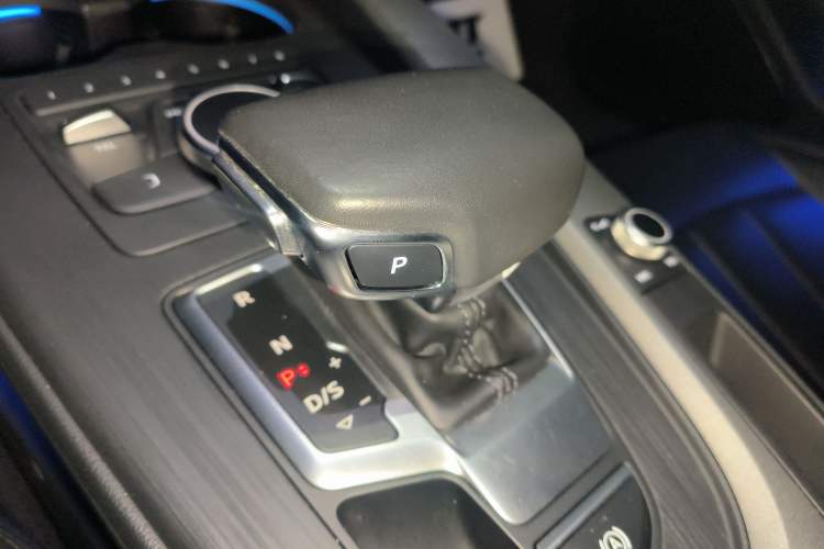 Used Audi A4L 2019 40 TFSI Ambition China VI
