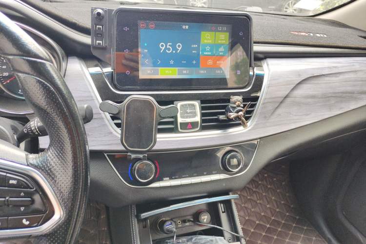 Used Baojun 730 2017 1.5T DCT Fashion Edition 7-Seater China V Emission Standard