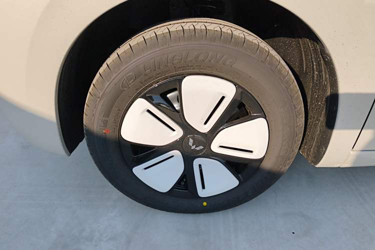 Used Wuling Hongguang MINIEV 2025 Four-Door Version Advanced Edition
