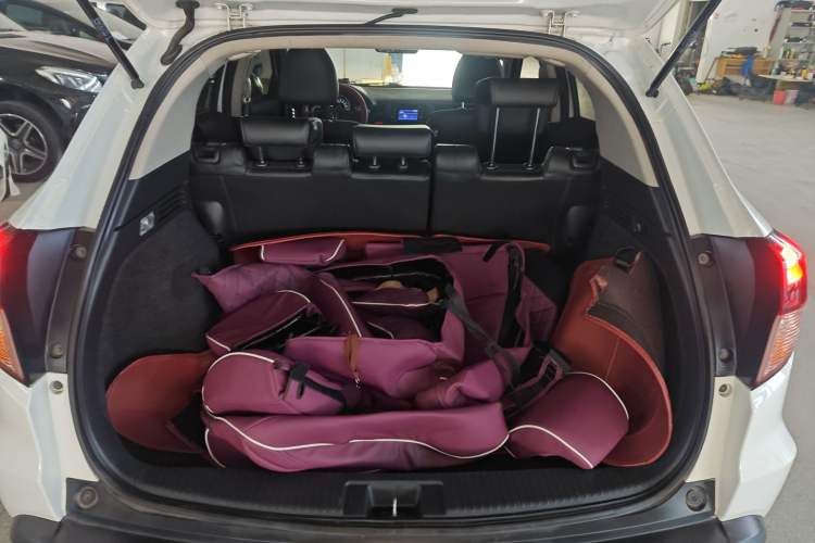 Used Honda Vezel 2017 1.8L CVT Front-Wheel Drive Pioneer Edition