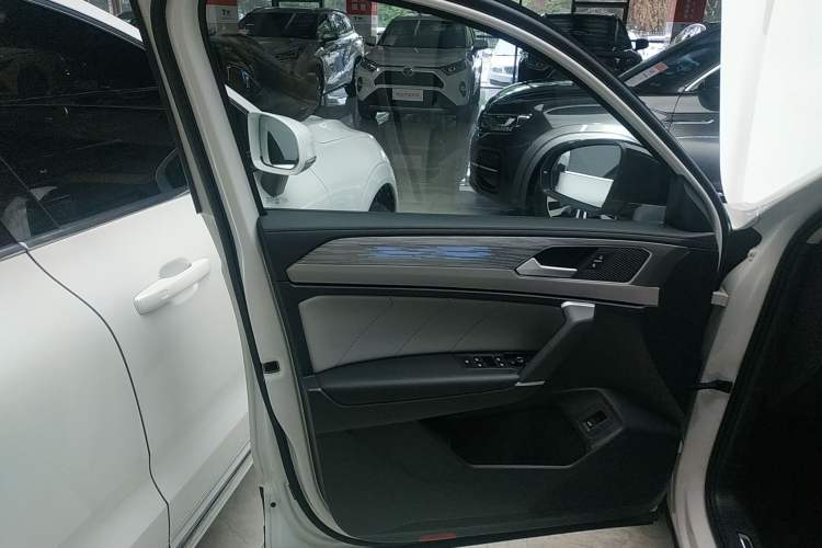 Used Volkswagen Tayron 2023 Revised Version 380TSI All-Wheel Drive R-Line High-Energy Edition
