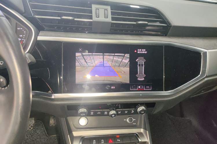 Used Audi Q3 2019 40 TFSI Fashion Dynamic Model
