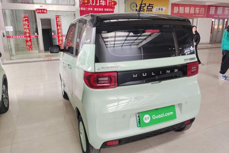 Used Wuling Hongguang MINIEV 2021 Macaron Sandwich Model 120 km Lithium Iron Phosphate