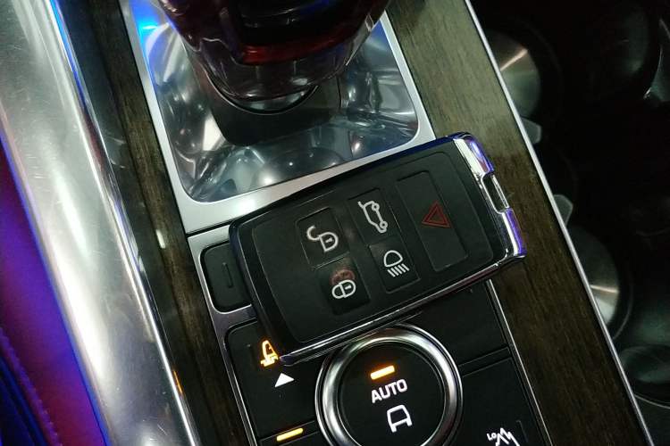 Used Land Rover Range Rover SportNew Energy 2018 P400e
