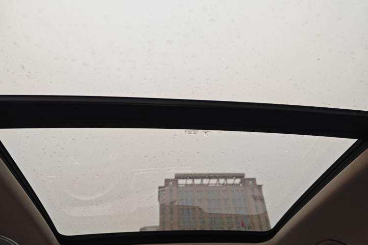 Used Volkswagen Tiguan L 2019 330TSI Automatic Two-Wheel Drive Panoramic Comfort Edition China VI Standard
