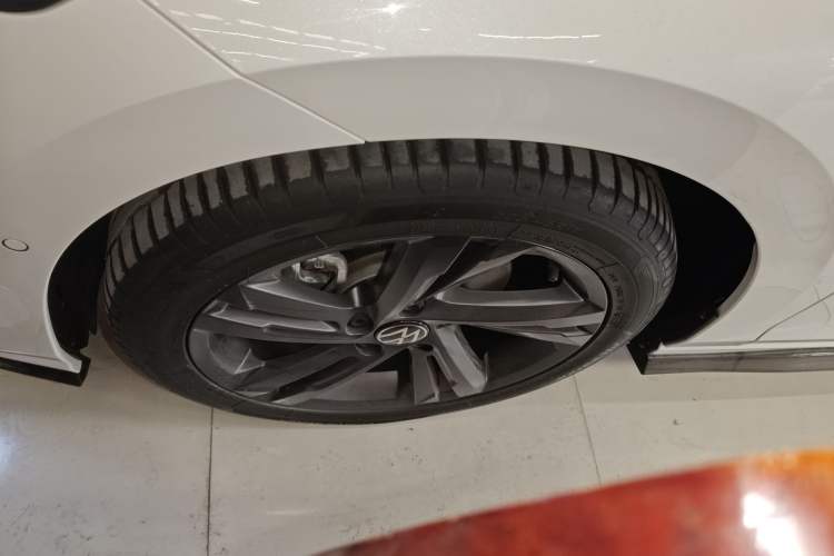 Used Volkswagen Golf 2023 Facelift 280TSI DSG R-Line Lite