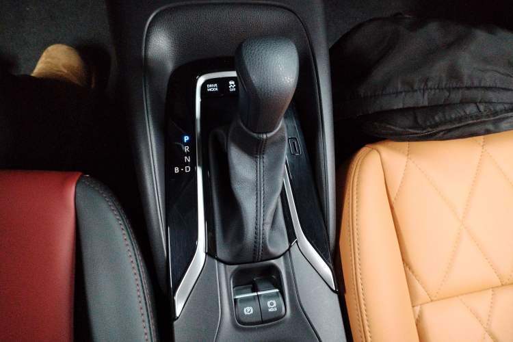 Used Toyota Corolla 2023 1.8L Smart Electric Hybrid Dual-Motor Elite Edition
