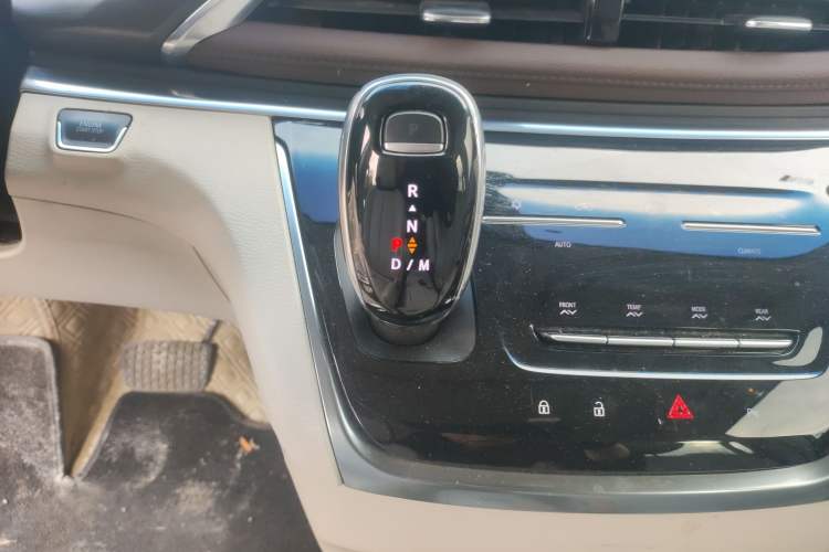 Used Buick GL8 2020 Land Business Class 652T Luxury Model
