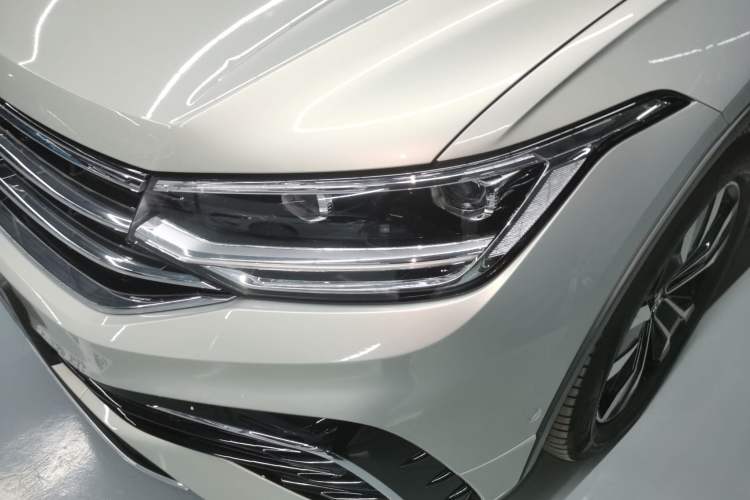 Used Volkswagen Tiguan L 2022 380TSI Automatic All-Wheel Drive R-Line Enhanced Comfort 7-Seater
