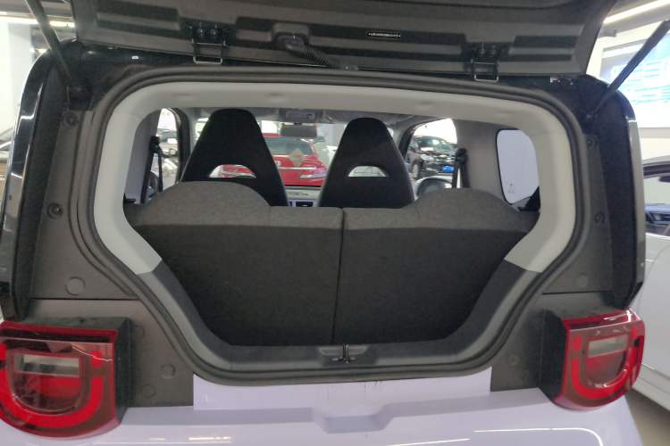 Used Chery QQ Ice Cream 2022 170km Sundae Phosphate Lithium-Ion
