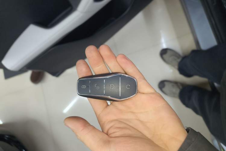 Used BYD Yuan UP 2025 Intelligent Driving Version 401 km Leading Edition
