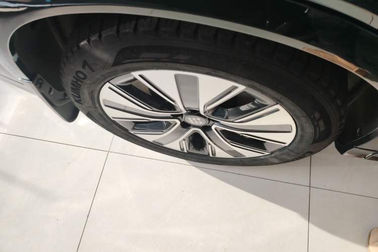 Used  E5 PLUS 2025 165 km Long-Range Version PLUS 7-Seater
