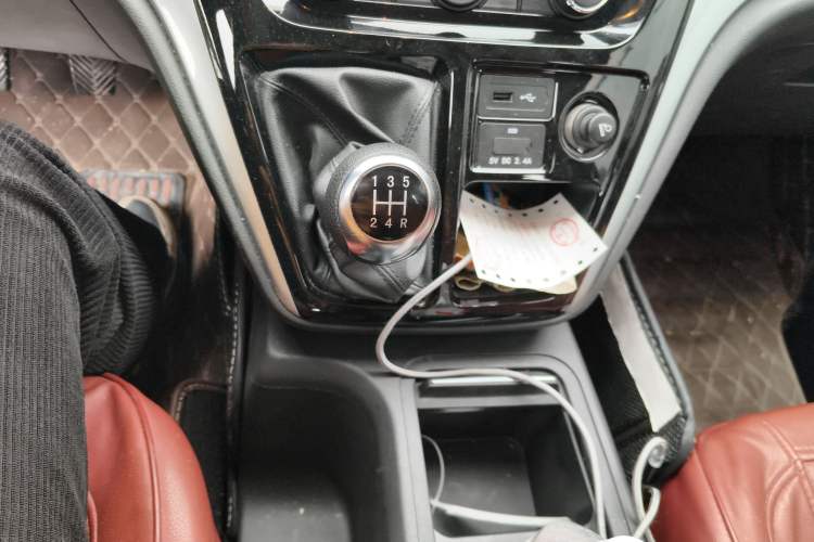 Used JAC Refine M3 2022 1.5T 7-Seater Standard Edition