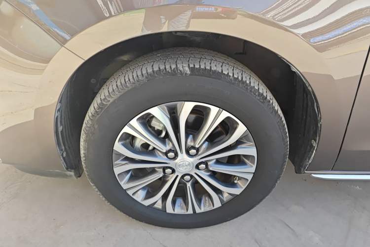 Used Buick GL8 2023 Land Executive Class Smart Enjoyment Model
