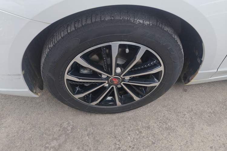 Used Roewe i5 2020 1.5L Automatic 4G Connect Luxury Flagship Edition

