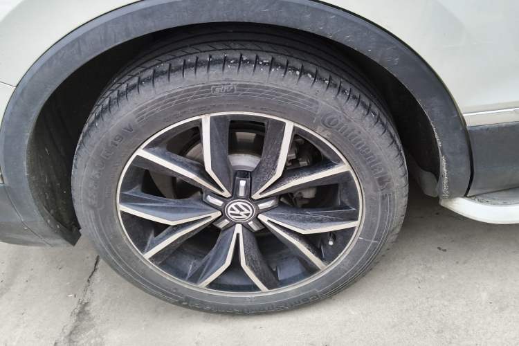 Used Volkswagen Tiguan L 2019 330TSI Automatic Two-Wheel Drive Smart Luxury Version China VI Standard
