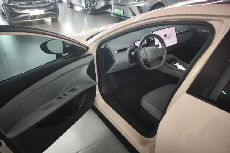 Used XPeng MONA M03 2024 620 with Ultra-Long Range