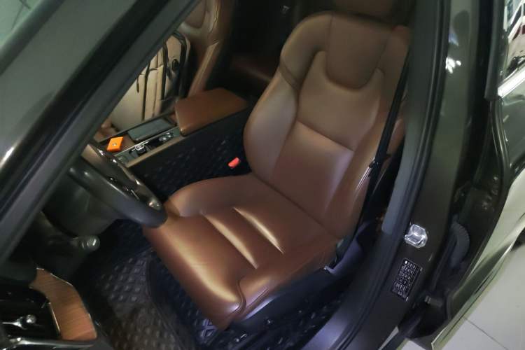 Used Volvo XC60 2022 B5 4x4 Smart Luxury Edition