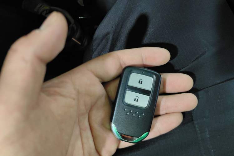 Used Honda Vezel 2016 1.8L CVT Front-Wheel Drive Pioneer Edition
