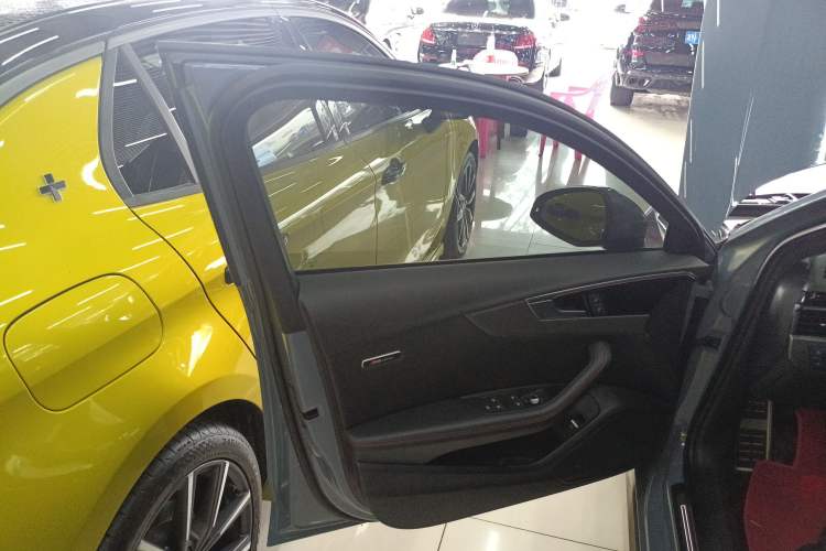 Used Audi A4L 2022 40 TFSI quattro RS Performance Package
