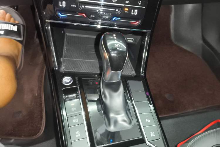 Used Volkswagen Passat 2023 Facelift 330TSI Luxury Edition
