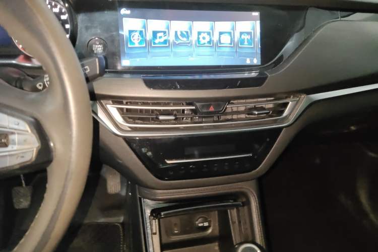 Used Changan CS35PLUS 2021 Honor Million Edition 1.6L Manual Luxury Model