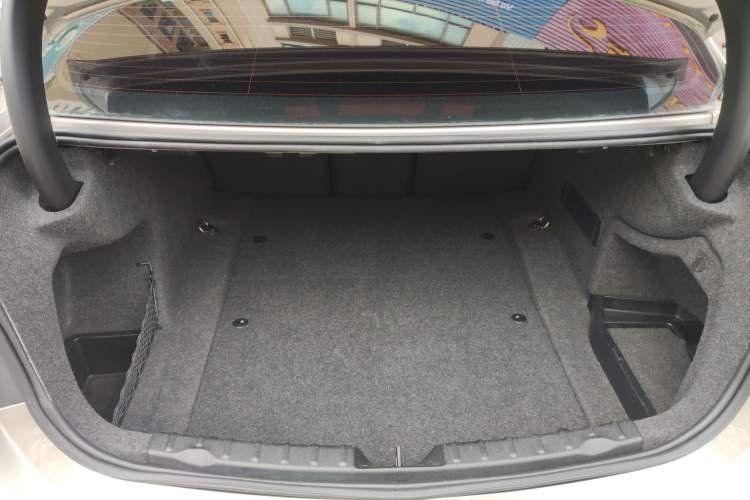 Used BMW 3 Series 2015 320Li Luxury Edition Fashion Model
