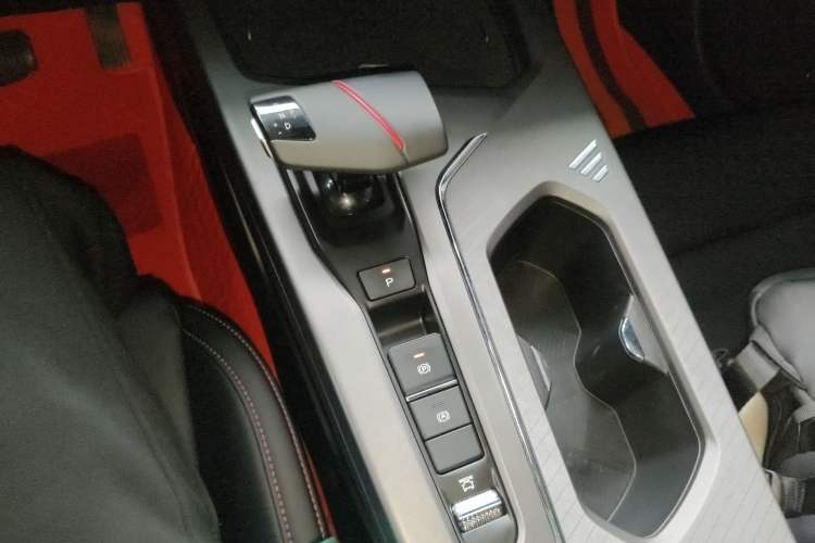 Used Oshan X5 PLUS 2023 Revised Version 1.5T DCT Navigation Edition
