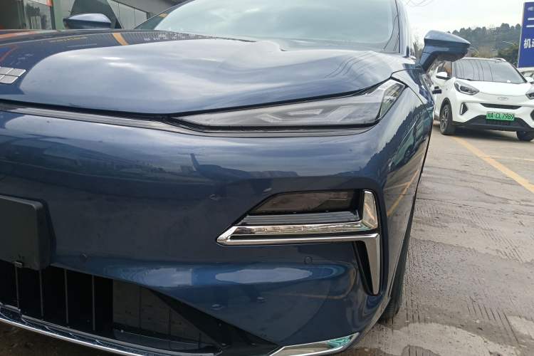 Used Geely Galaxy Galaxy 8 2025 130km EM-i Deluxe Edition
