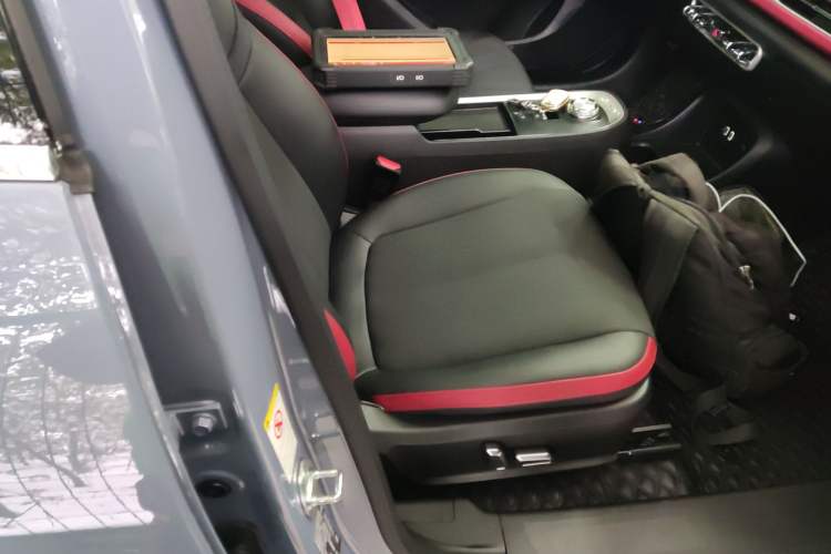 Used ORA Good Cat GT 2022 Mulan Edition 401 km Standard Range
