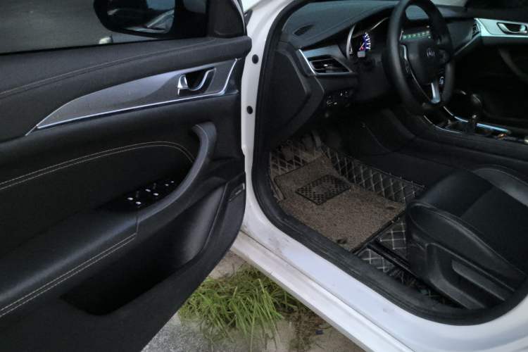 Used Changan Eado 2019 High-Energy Edition 1.6L GDI Manual Pioneer Model China VI Standard