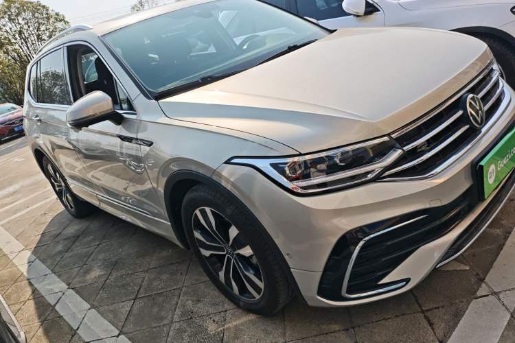 Used Volkswagen Tiguan L 2023 330TSI Automatic Two-Wheel Drive R-Line Enjoyment Edition
