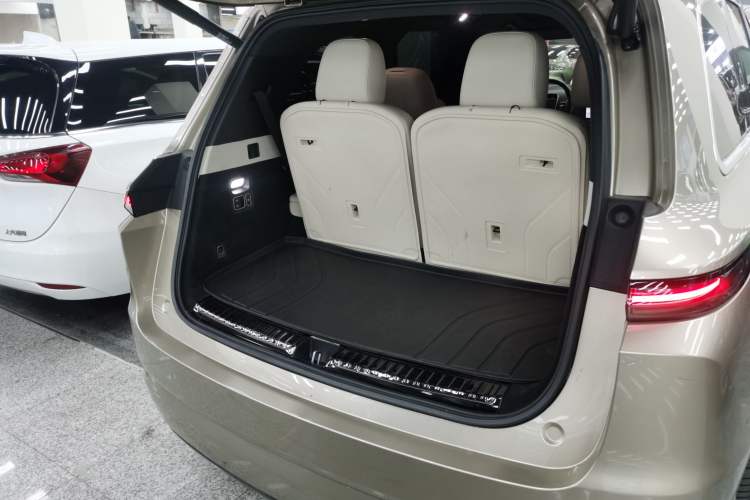 Used Li Auto L9 2022 Max model
