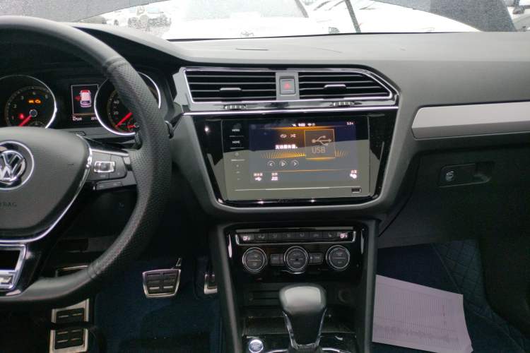 Used Volkswagen Tiguan L 2019 Revised 330TSI Automatic Two-Wheel Drive Smart & Luxury Edition China VI Standard