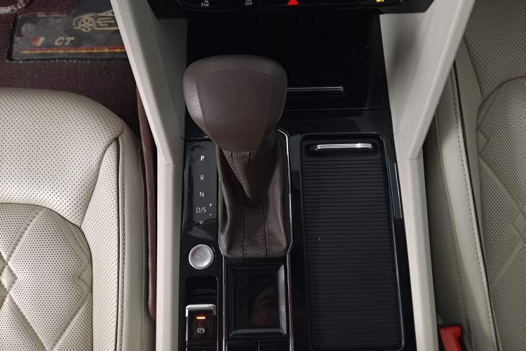 Used Volkswagen Viloran 2020 380TSI Prestige Edition
