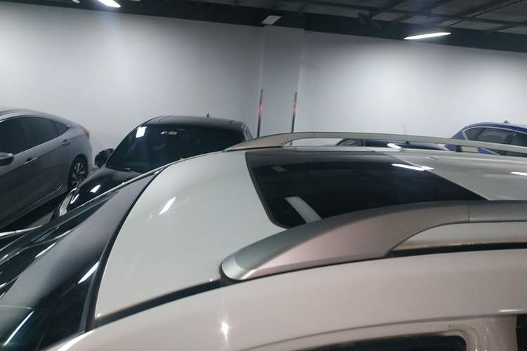 Used Chevrolet Captiva 2015 2.4L 4x4 Flagship Edition 7-Seater
