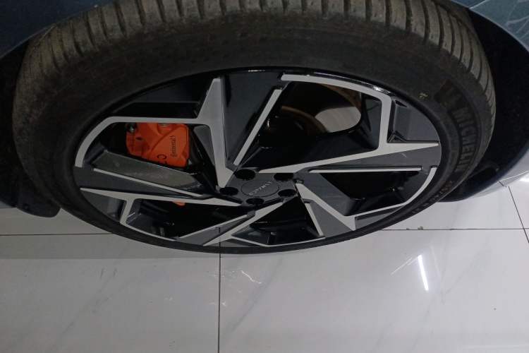 Used Lynk & Co Z10 2025 95 kWh 702 km All-Wheel Drive Intelligent Driving Ultra
