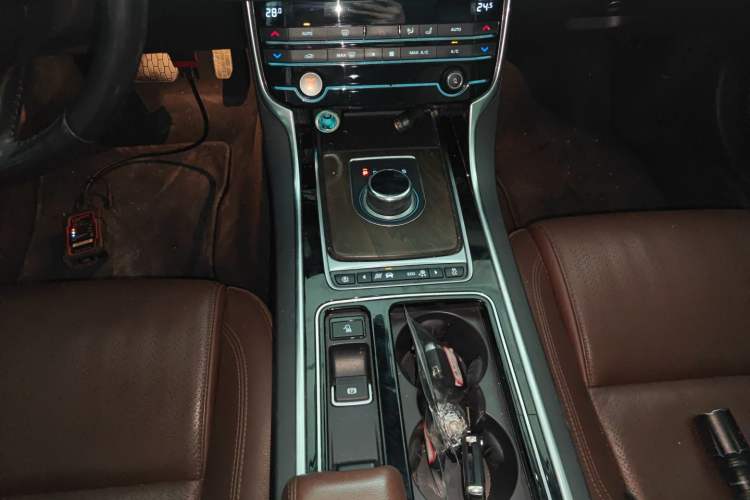 Used Jaguar XFL 2019 XFL 2.0T 250 PS Two-Wheel-Drive Luxury Edition