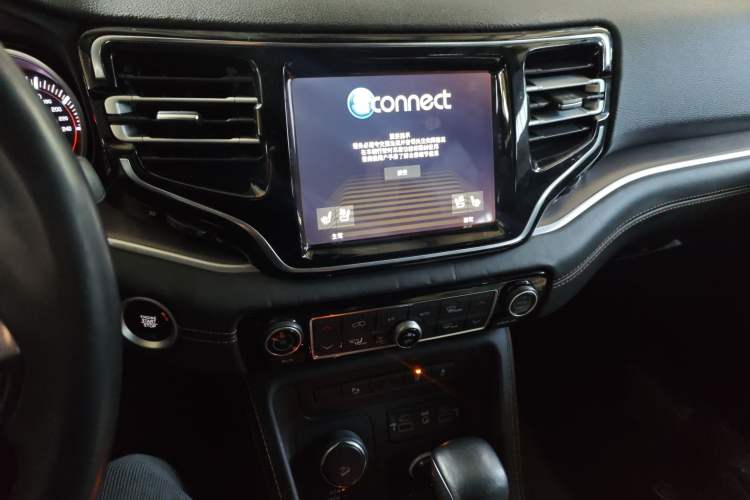 Used  Grand Commander 2018 2.0T Four-Wheel Drive Smart Enjoyment Version China V Emission Standard
