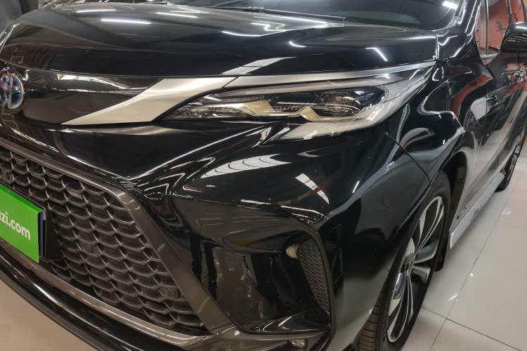 Used Toyota Granvia 2023 2.5L Hybrid Prestige PLUS Edition