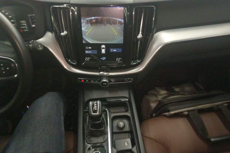 Used Volvo XC60 2019 T5 4x4 Smart Edition China VI Standard
