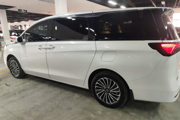 Used Buick GL8 New Energy 2025 Lu Shang Smart Enjoyment Edition 7-Seater
