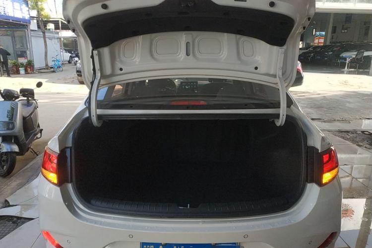 Used Hyundai Celesta 2020 1.6L Automatic GL Enjoyable Edition