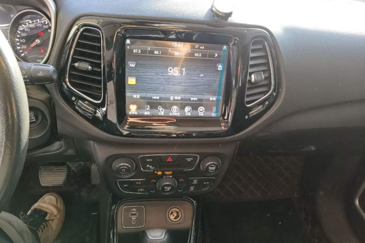 Used  Compass 2017 200T Automatic Prestige Edition
