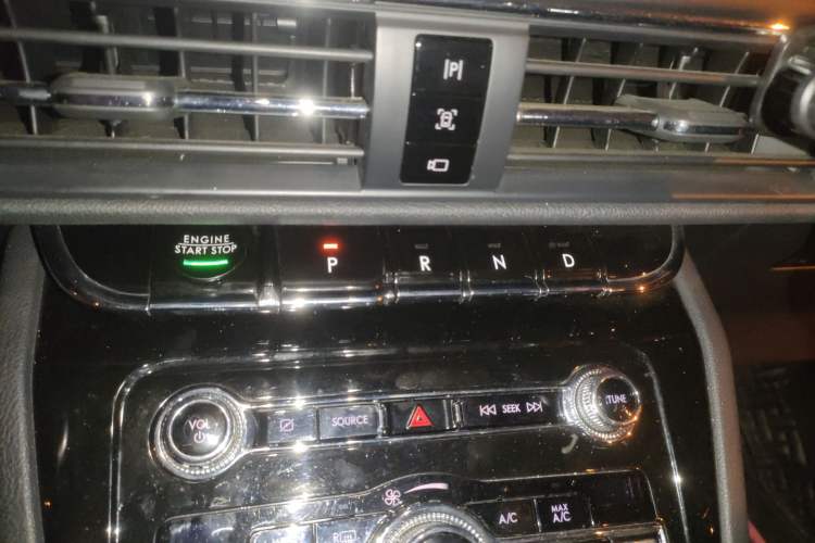 Used Lincoln Corsair 2020 2.0T Two-Wheel Drive Luxury Edition
