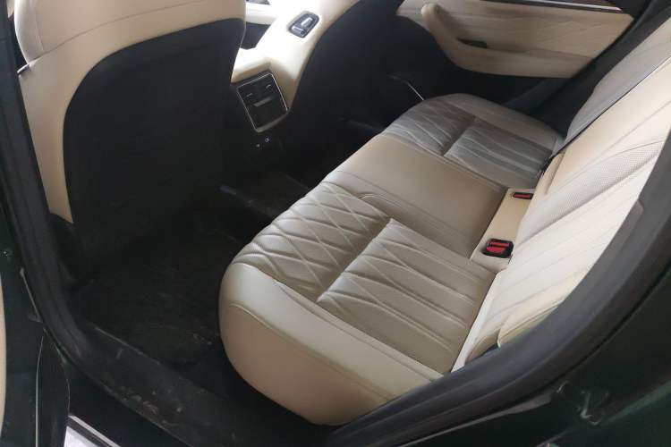 Used Geely Auto Monjaro L 2025 Dongfang Yao 2.0TD Automatic All-Wheel-Drive Wangyue Edition
